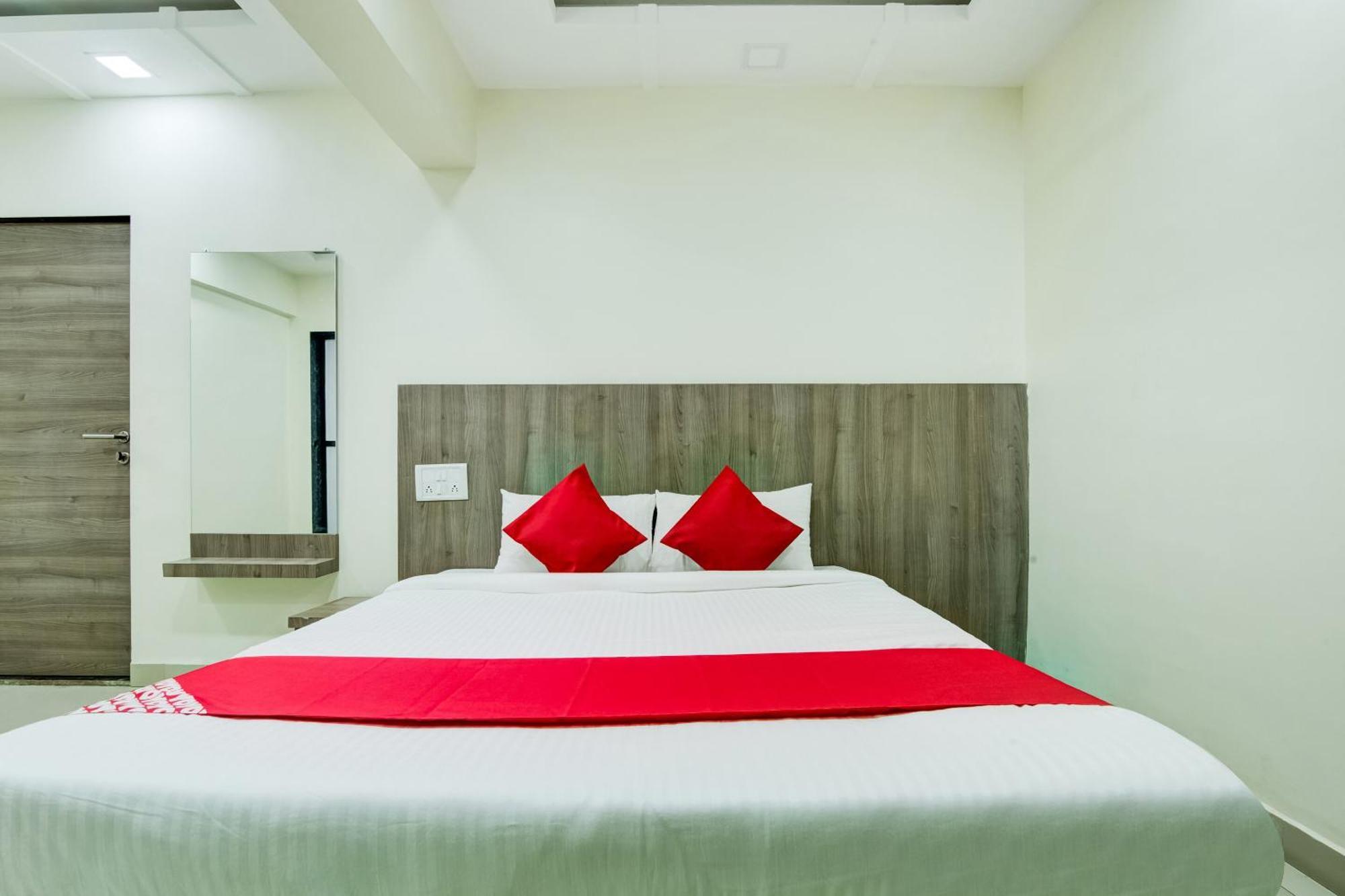 Hotel O Kunal Palace Нави Мумбай Екстериор снимка
